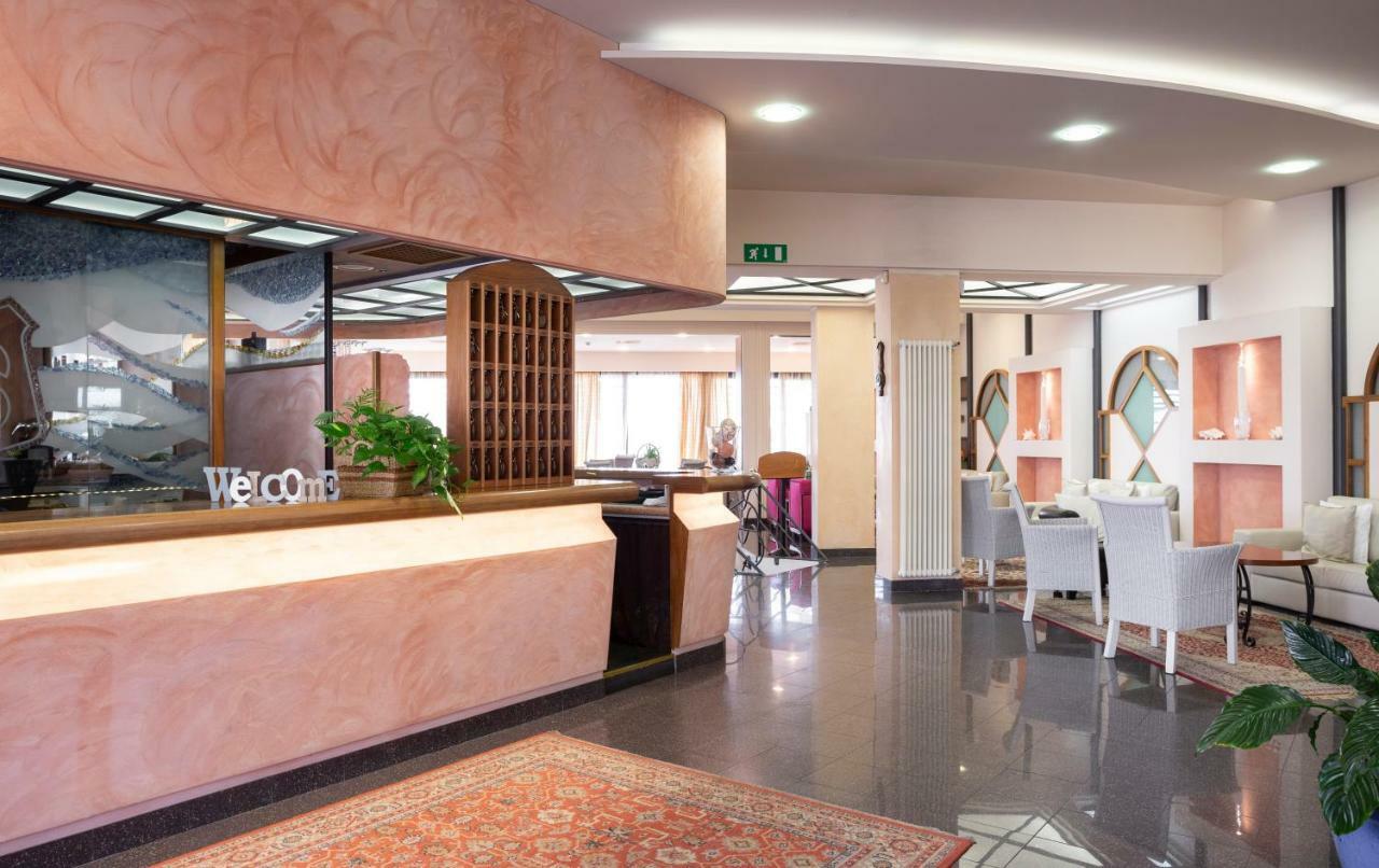 Hotel Strand Bellaria-Igea Marina Exterior photo