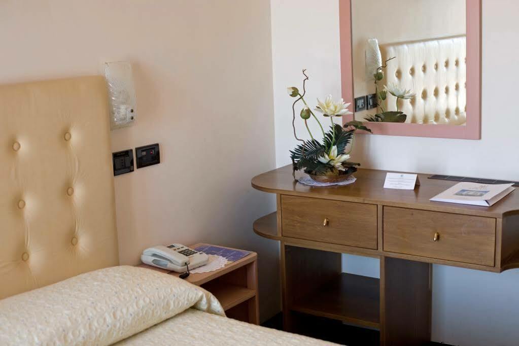 Hotel Strand Bellaria-Igea Marina Exterior photo